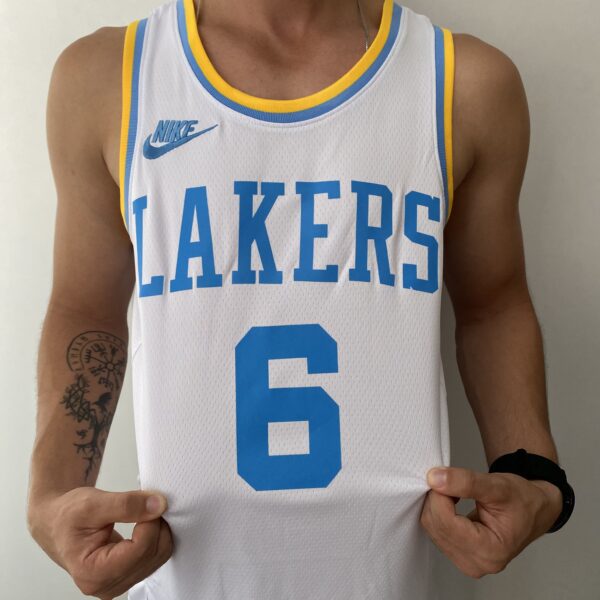 Camiseta Regata Basquete NBA Los Angeles Lakers LeBron James 6 Classic Edition Branca 2023 Nike - Imagem 9