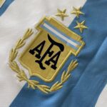 Camisa Seleção Argentina Home - Campeão Mundial - (2) Patch Copa do Mundo Catar - 3 estrelas - Messi 10 - 2023 Adidas - Versão Torcedor - Imagem 7