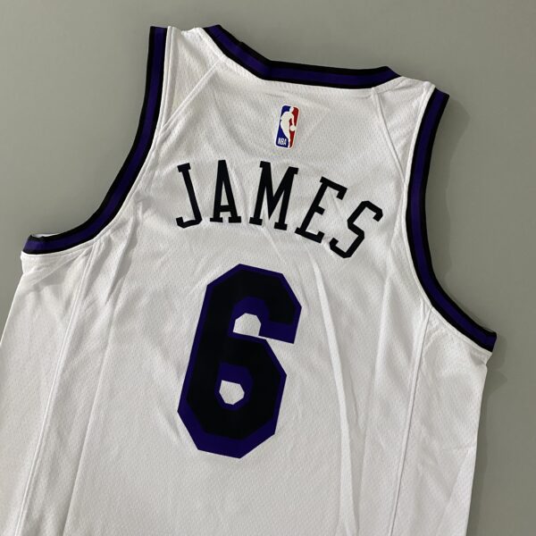 Camiseta Regata NBA Los Angeles Lakers LeBron James 23 City Edition Nike - Imagem 23