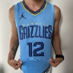 Camiseta Regata Basquete NBA Swingman Memphis Grizzlies Ja Morant 12 Statement Edition Azul 2023 Jordan - Imagem 3