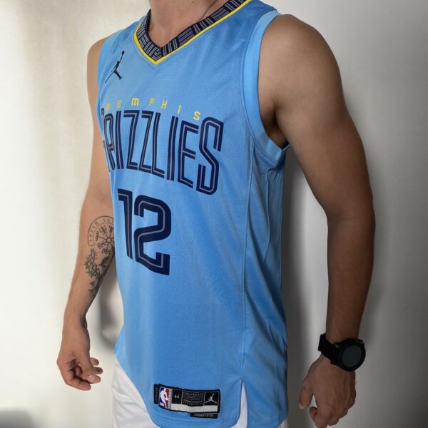 Camiseta Regata Basquete NBA Swingman Memphis Grizzlies Ja Morant 12 Statement Edition Azul 2023 Jordan - Imagem 8