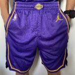 Short Bermuda NBA Los Angeles Lakers Statement Edition Roxa 2023 Jordan