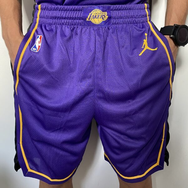 Short Bermuda NBA Los Angeles Lakers Statement Edition Roxa 2023 Jordan - Imagem 1