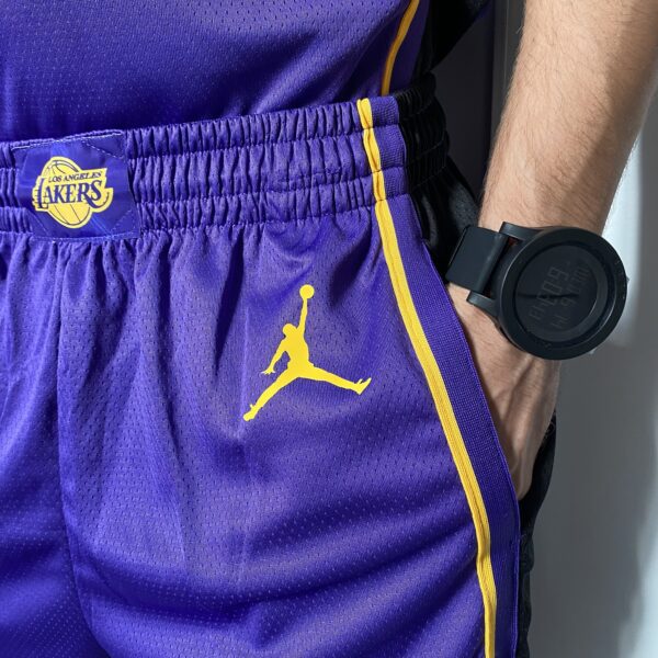 Short Bermuda NBA Los Angeles Lakers Statement Edition Roxa 2023 Jordan - Imagem 5