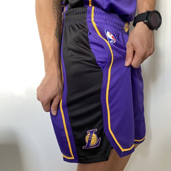 Short Bermuda NBA Los Angeles Lakers Statement Edition Roxa 2023 Jordan - Imagem 7