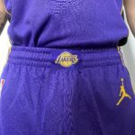 Short Bermuda NBA Los Angeles Lakers Statement Edition Roxa 2023 Jordan - Imagem 9