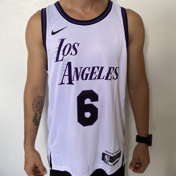 Camiseta Regata NBA Los Angeles Lakers LeBron James 23 City Edition Nike - Imagem 1