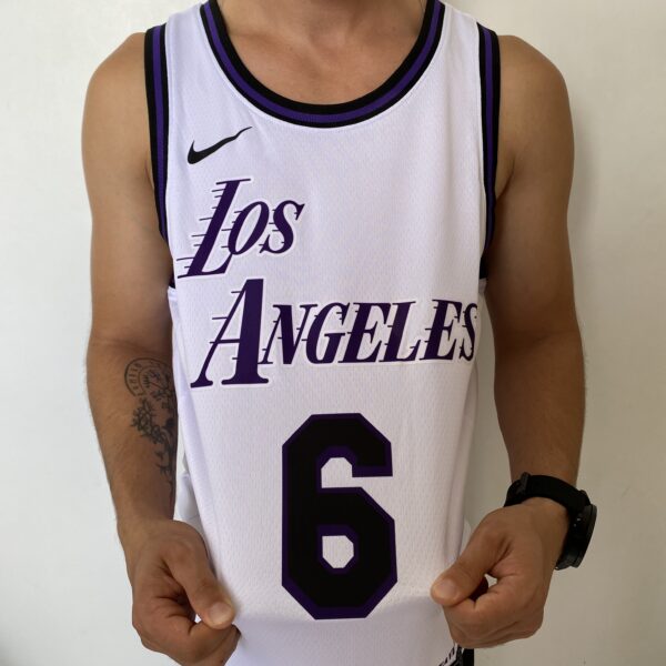 Camiseta Regata NBA Los Angeles Lakers LeBron James 23 City Edition Nike - Imagem 8