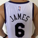 Camiseta Regata NBA Los Angeles Lakers LeBron James 23 City Edition Nike - Imagem 14