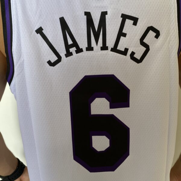 Camiseta Regata NBA Los Angeles Lakers LeBron James 23 City Edition Nike - Imagem 15