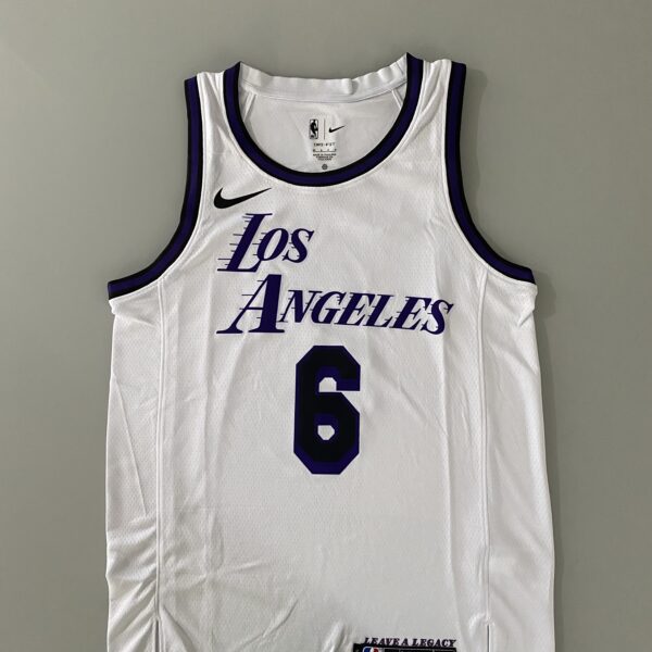 Camiseta Regata NBA Los Angeles Lakers LeBron James 23 City Edition Nike - Imagem 17