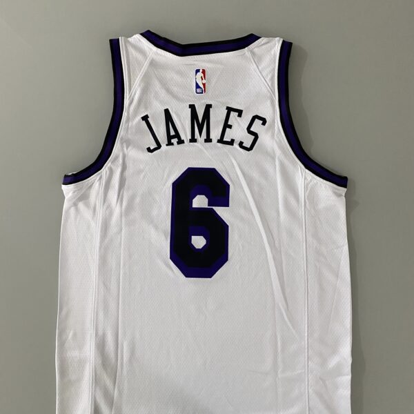 Camiseta Regata NBA Los Angeles Lakers LeBron James 23 City Edition Nike - Imagem 18