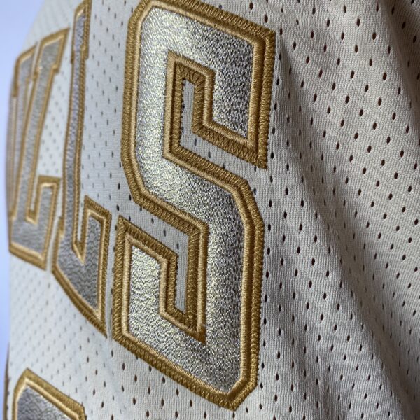 Camiseta Regata NBA Mitchell & Ness 1997/98 Dourada - Chicago Bulls - Michael Jordan 23 - Edição Especial - Midas - Imagem 5