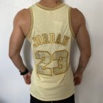 Camiseta Regata NBA Mitchell & Ness 1997/98 Dourada - Chicago Bulls - Michael Jordan 23 - Edição Especial - Midas - Imagem 16