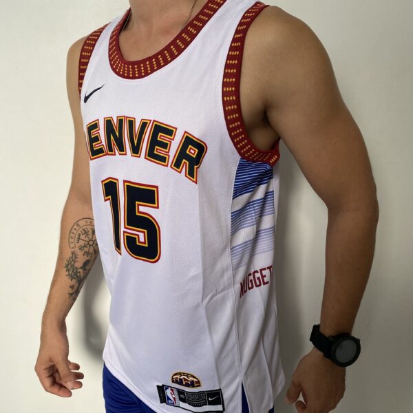Camiseta Regata NBA Denver Nuggets Nikola Jokic 15 City Edition Branca 2023 Nike - Imagem 9
