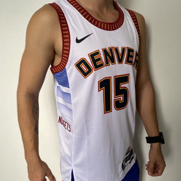 Camiseta Regata NBA Denver Nuggets Nikola Jokic 15 City Edition Branca 2023 Nike - Imagem 10