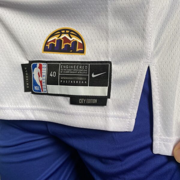 Camiseta Regata NBA Denver Nuggets Nikola Jokic 15 City Edition Branca 2023 Nike - Imagem 12
