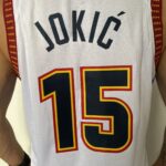 Camiseta Regata NBA Denver Nuggets Nikola Jokic 15 City Edition Branca 2023 Nike - Imagem 15