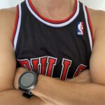 Camiseta Regata NBA Mitchell & Ness 1997/98  - Chicago Bulls - Dennis Rodman 91 - Edição Especial - The Finals - Preta - Imagem 6