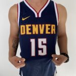 Camiseta Regata NBA Denver Nuggets Nikola Jokic 15 Icon Edition Azul Escura 2023 Nike - Imagem 5