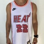 Camiseta Regata Basquete NBA Miami Heat Swingman Jimmy Butler 22 Classic Edition Branca 2023 Nike