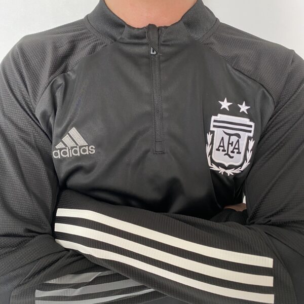 2023-07-19 13.56.43 Casaco Jaqueta Blusão Treino Seleção Argentina 2024 Preto Adidas - Imagem 5