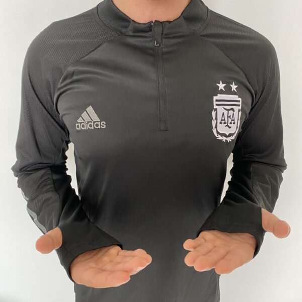 2023-07-19 14.00.05 Casaco Jaqueta Blusão Treino Seleção Argentina 2024 Preto Adidas - Imagem 9