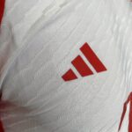 Camisa Bayern Munique Home Versão Jogador 2024 Branca Adidas - Imagem 4