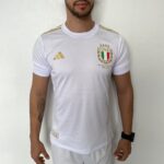 Camisa Seleção Itália Comemorativa 125 Anos 2023 Branca Dourada Adidas - Imagem 2