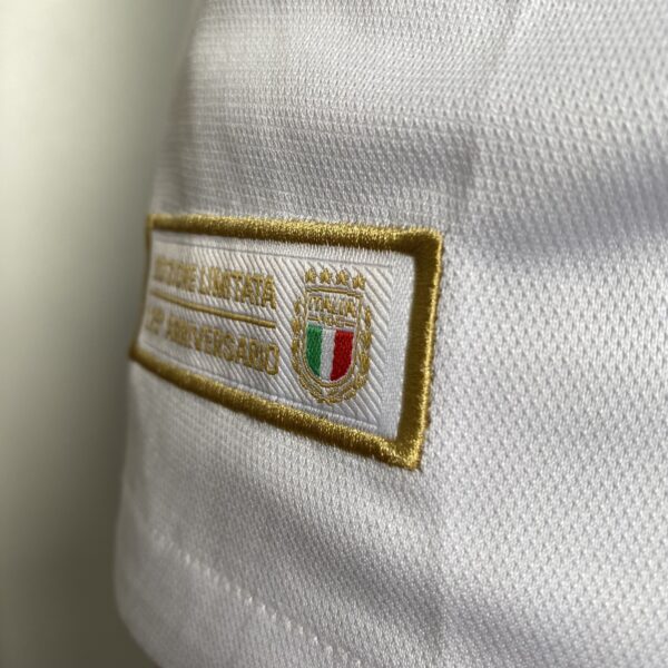 Camisa Seleção Itália Comemorativa 125 Anos 2023 Branca Dourada Adidas - Imagem 16