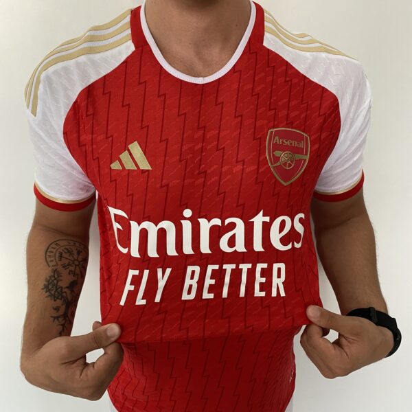 Camisa Arsenal Home Versão Jogador 2024 Vermelha Adidas - Imagem 10