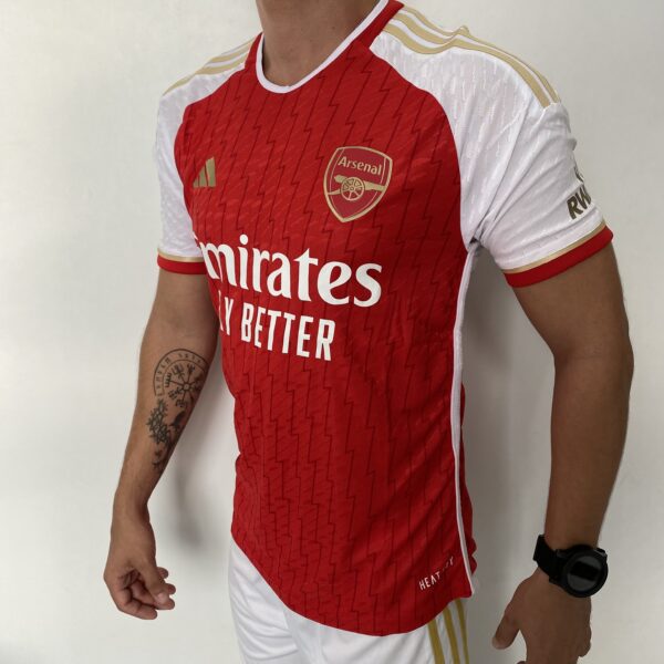 Camisa Arsenal Home Versão Jogador 2024 Vermelha Adidas - Imagem 14