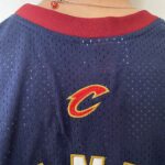 Camiseta Regata NBA Camiseta Regata NBA Mitchell & Ness 2008/09 - Cleveland Cavaliers - Cavs - LeBron James 23 - Azul Marinho - Imagem 18
