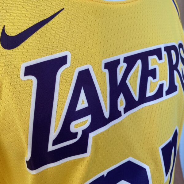 Camiseta Regata NBA LeBron James Los Angeles Lakers 23 Icon Edition Amarela 2023 Nike - Imagem 7