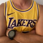 Camiseta Regata NBA LeBron James Los Angeles Lakers 23 Icon Edition Amarela 2023 Nike - Imagem 8