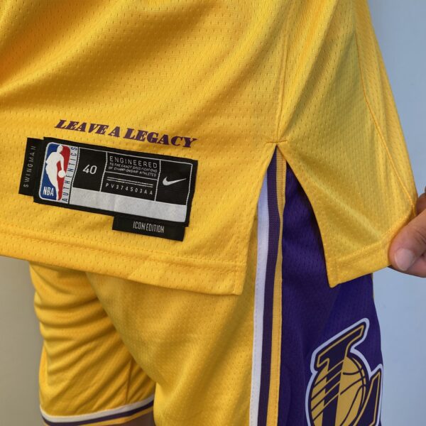 Camiseta Regata NBA LeBron James Los Angeles Lakers 23 Icon Edition Amarela 2023 Nike - Imagem 12