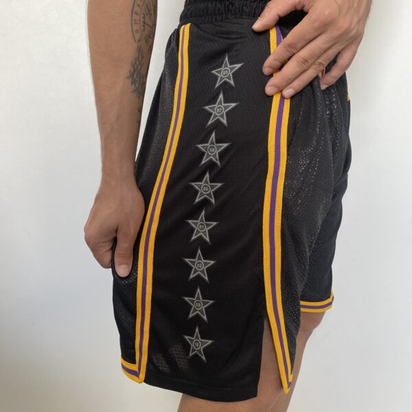 2023-09-01 12.03.49 Short Bermuda NBA Los Angeles Lakers Preta Mamba Negra - Black Mamba - Kobe Bryant Edição Especial Nike - Imagem 8