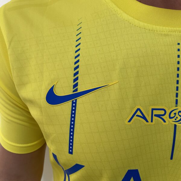 2023-10-11 17.00.23 Camisa Al Nassr Home Versão Jogador Amarela 23/2024 Nike - Imagem 6