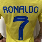 Camisa Al Nassr Home Versão Jogador Cristiano Ronaldo 7 CR7 2024 Nike Amarela - Imagem 18