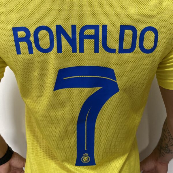 Camisa Al Nassr Home Versão Jogador Cristiano Ronaldo 7 CR7 2024 Nike Amarela - Imagem 18