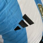 Camisa Seleção Argentina Home - Campeão Mundial - (2) Patch Copa do Mundo Catar - 3 Estrelas - Messi 10 - 2023 Adidas - Versão Jogador - Imagem 11