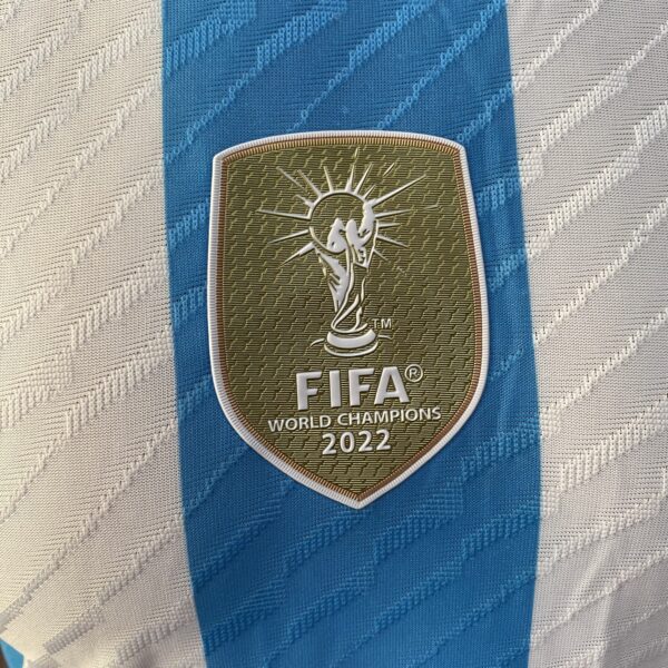 Camisa Seleção Argentina Home - Campeão Mundial - (2) Patch Copa do Mundo Catar - 3 Estrelas - Messi 10 - 2023 Adidas - Versão Jogador - Imagem 25