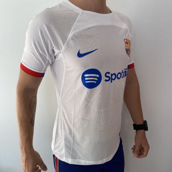 Camisa Barcelona Away Versão Jogador 2024 Branca Nike - Imagem 12