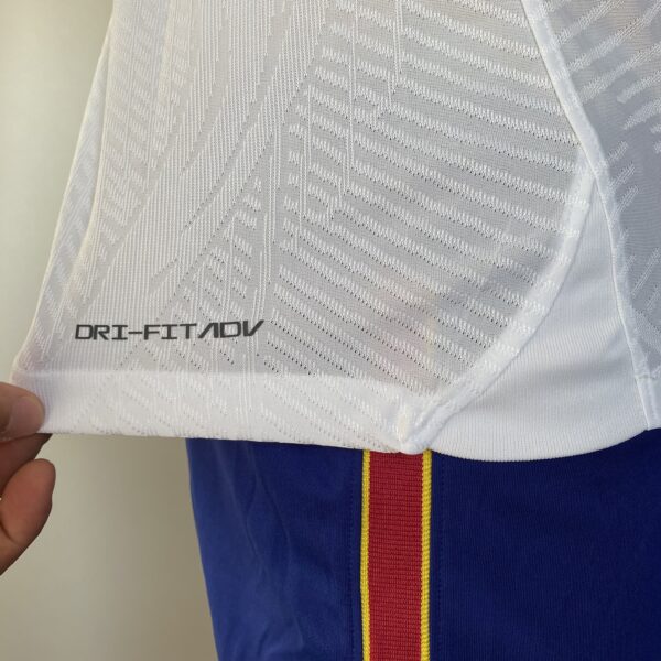 Camisa Barcelona Away Versão Jogador 2024 Branca Nike - Imagem 15
