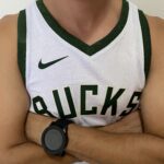 Camiseta Regata Basquete NBA - Milwaukee Bucks - Damian Lillard 0 - Association Edition 2023 - Nike - Branca - Imagem 7