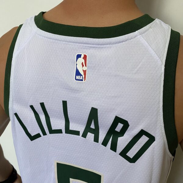 Camiseta Regata Basquete NBA - Milwaukee Bucks - Damian Lillard 0 - Association Edition 2023 - Nike - Branca - Imagem 17