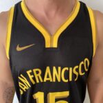 Camiseta Regata Basquete NBA Swingman Golden State Warriors Gui Santos 15 City Edition Preta Amarela 2024 Nike - Imagem 3