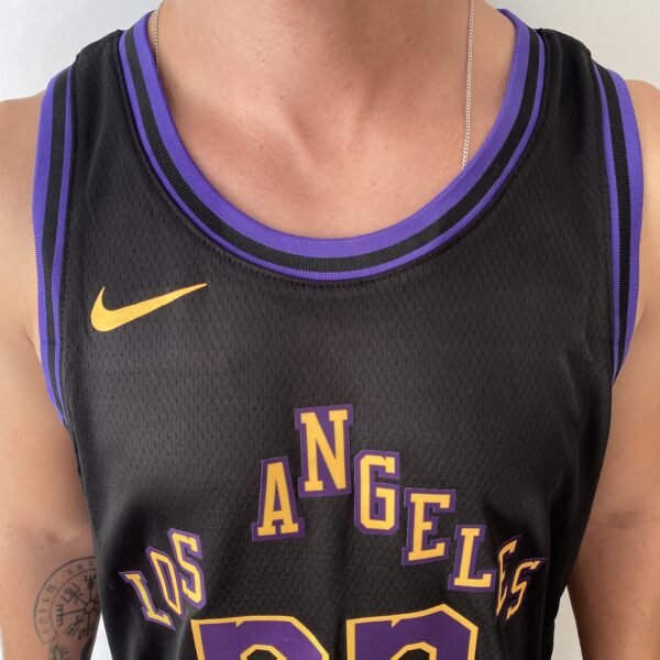 Camiseta Regata NBA Los Angeles Lakers LeBron James 23 City Edition Preta 2024 Nike - Imagem 4
