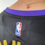 Camiseta Regata NBA Los Angeles Lakers LeBron James 23 City Edition Preta 2024 Nike - Imagem 15