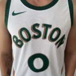 Camiseta Regata Basquete NBA Swingman Boston Celtics 0 Jayson Tatum City Edition Branca - Springfield - 2024 Nike - Imagem 2
